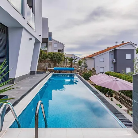 Apartment Island Beauty 2