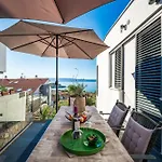 Island Beauty 2 Apartment Njivice