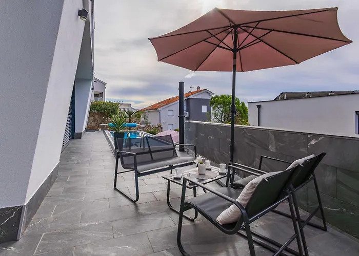 Island Beauty 2 شقة نجيفيش